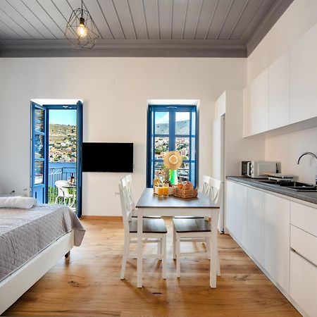 Porto Harani Seaside Apartments Sými Esterno foto