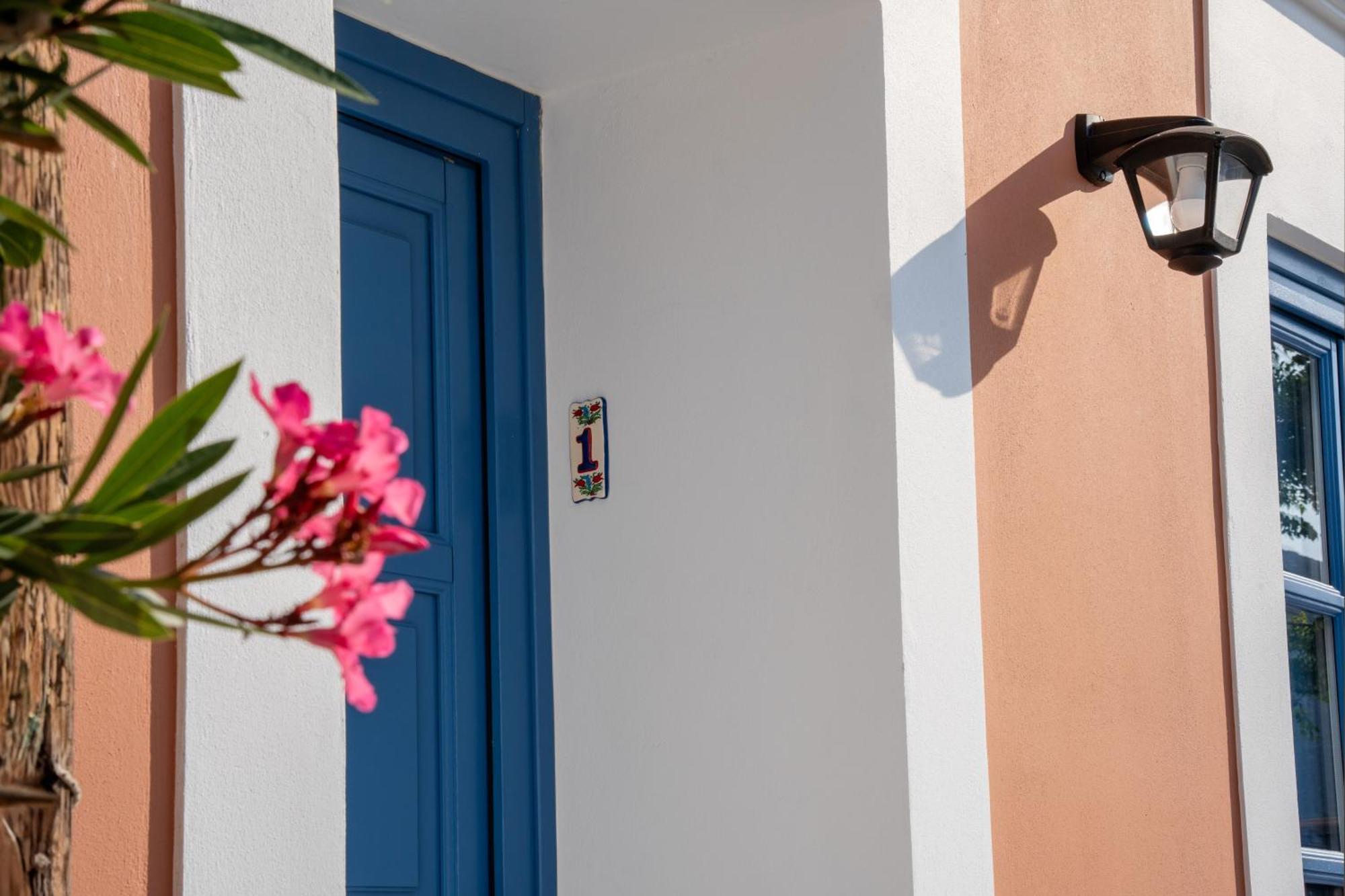 Porto Harani Seaside Apartments Sými Esterno foto