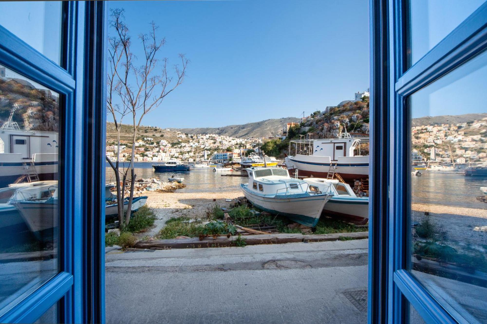Porto Harani Seaside Apartments Sými Esterno foto
