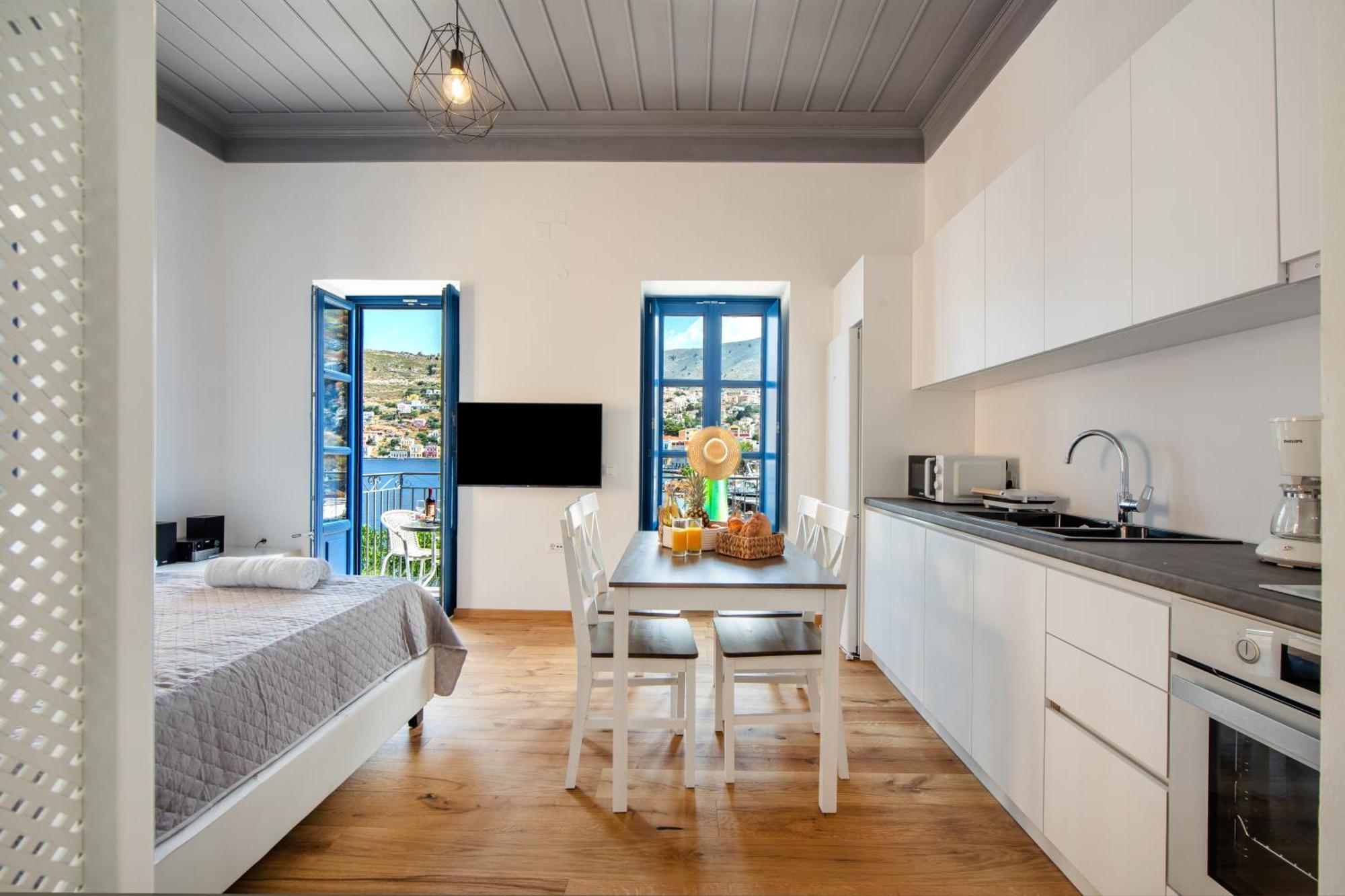Porto Harani Seaside Apartments Sými Esterno foto