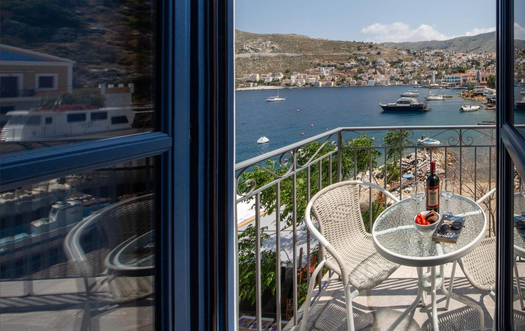 Porto Harani Seaside Apartments Sými Esterno foto
